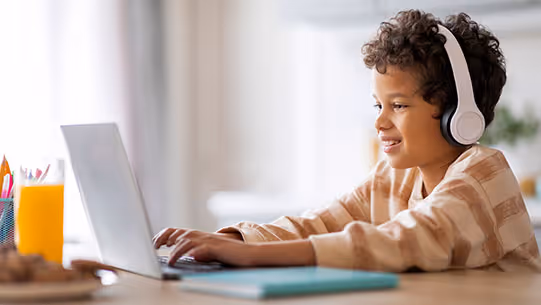 Children watching Gemiini