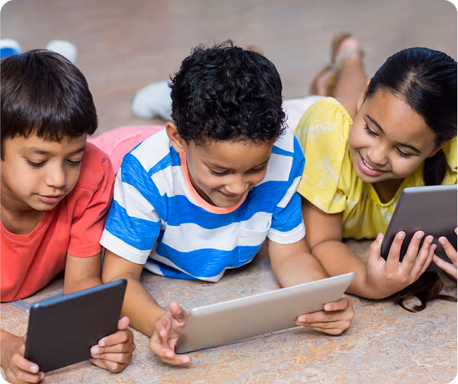 Children watching Gemiini