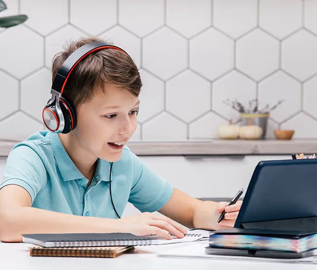 Child watching Gemiini